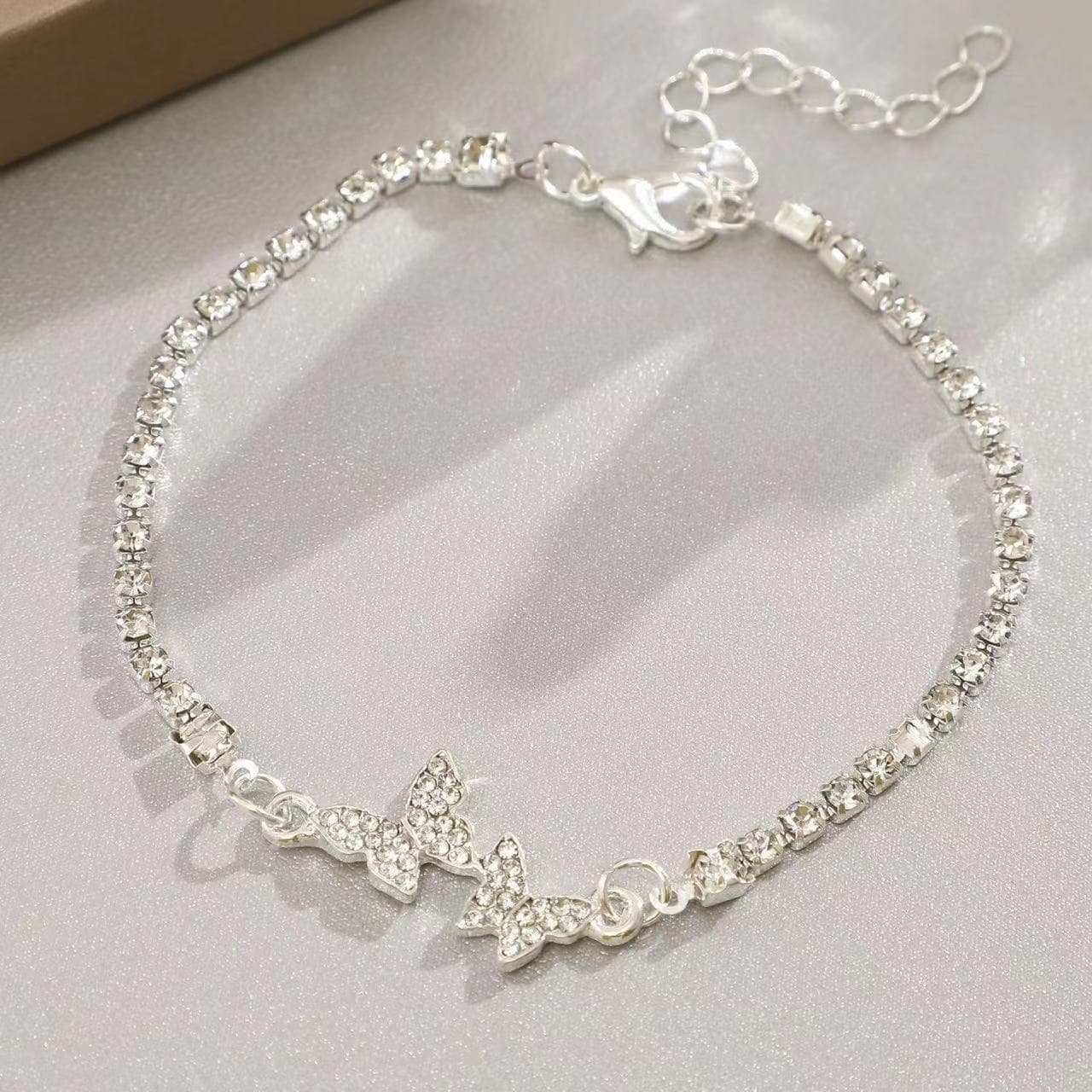 結婚式 アクセサリー きらめく蝶々のブレスレット