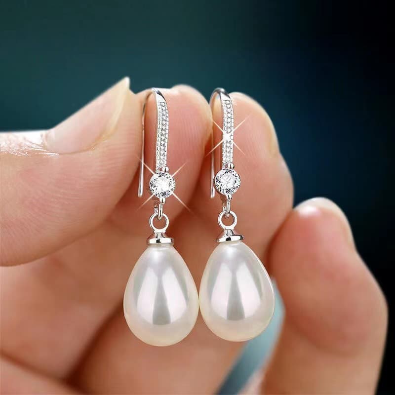 結婚式 アクセサリー 上品な真珠のしずくピアス