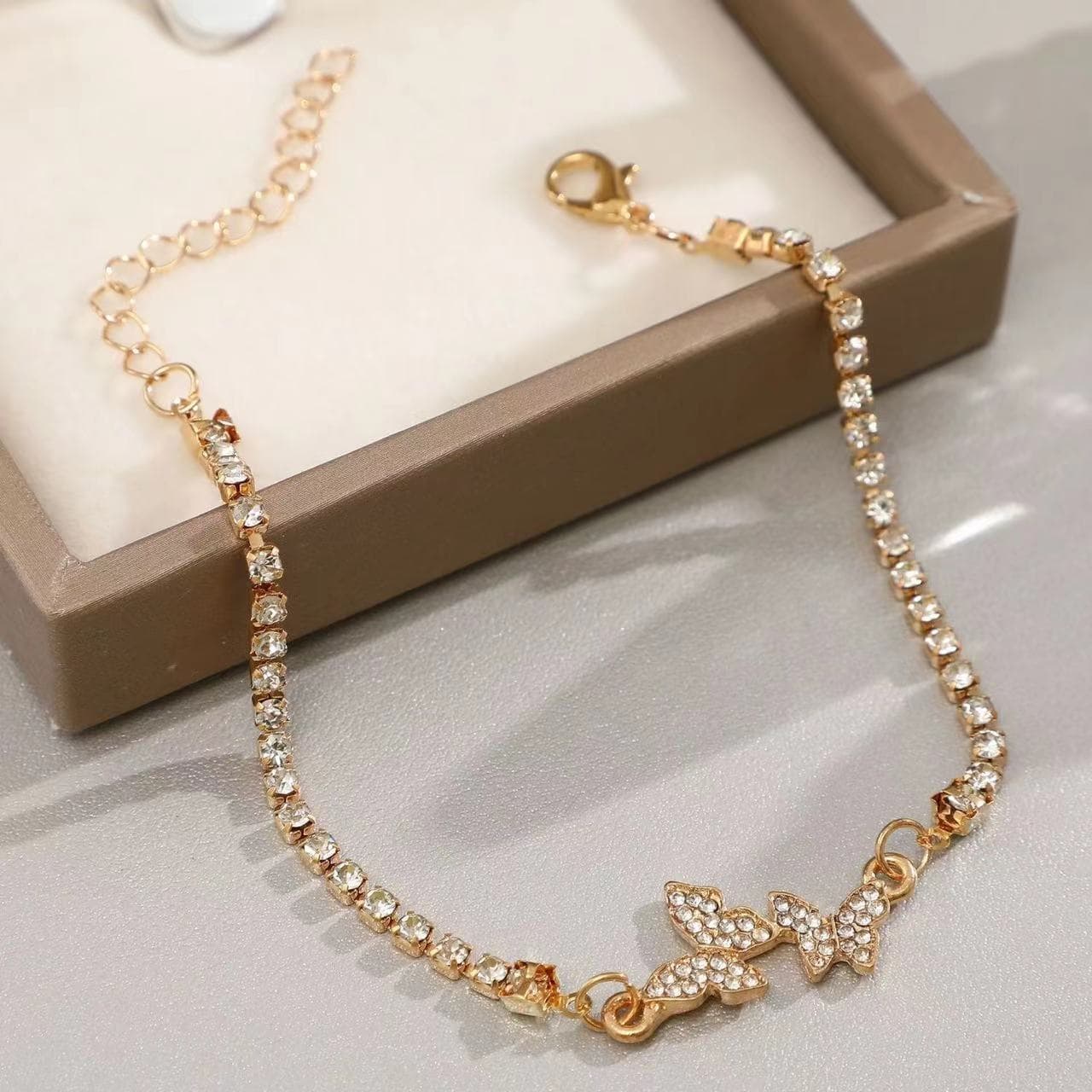結婚式 アクセサリー きらめく蝶々のブレスレット