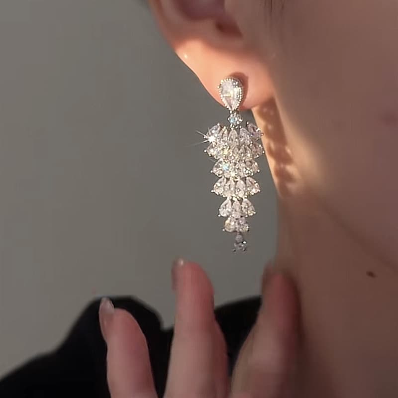 結婚式 アクセサリー 優美な結晶ピアス