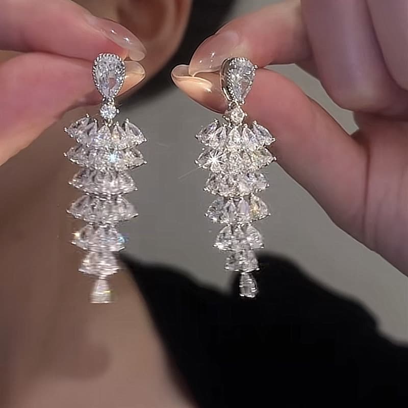 結婚式 アクセサリー 優美な結晶ピアス