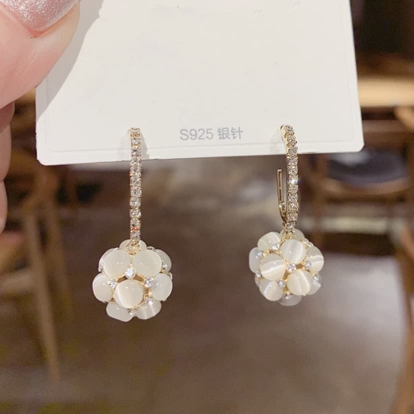 結婚式 アクセサリー 揺れる小花のきらめきピアス