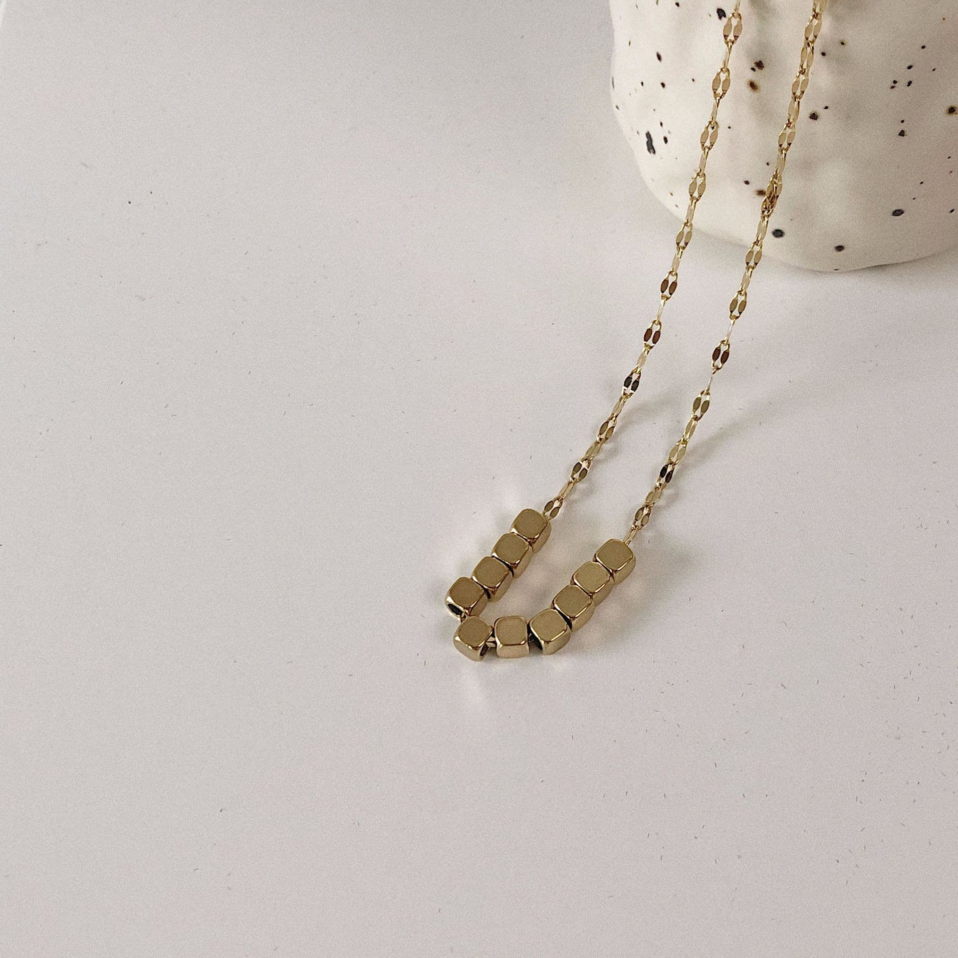 結婚式 アクセサリー 上品な小粒キューブネックレス