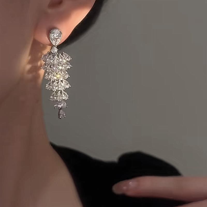 結婚式 アクセサリー 優美な結晶ピアス