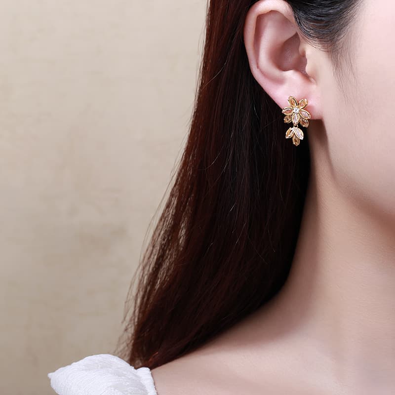 結婚式 アクセサリー 花びらきらめき ウェディングピアス