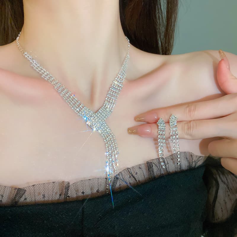 結婚式 アクセサリー 上品な雫型 ストーン ネックレス