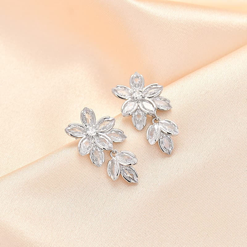 結婚式 アクセサリー 花びらきらめき ウェディングピアス