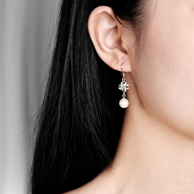 結婚式 アクセサリー 優美な花かごパールピアス