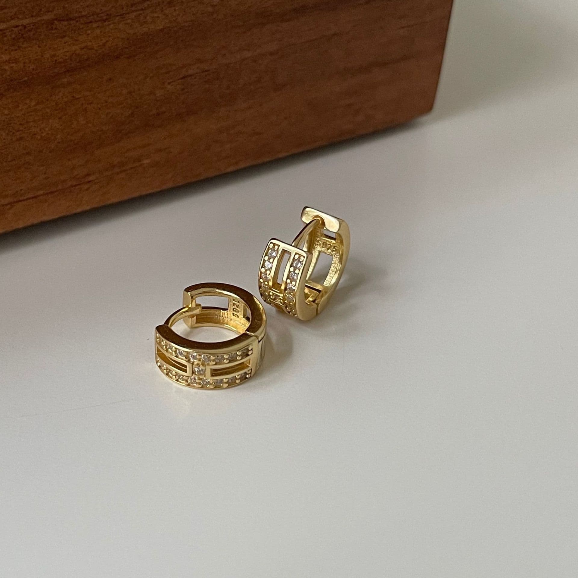 結婚式 アクセサリー 凛と煌めく二連フープピアス