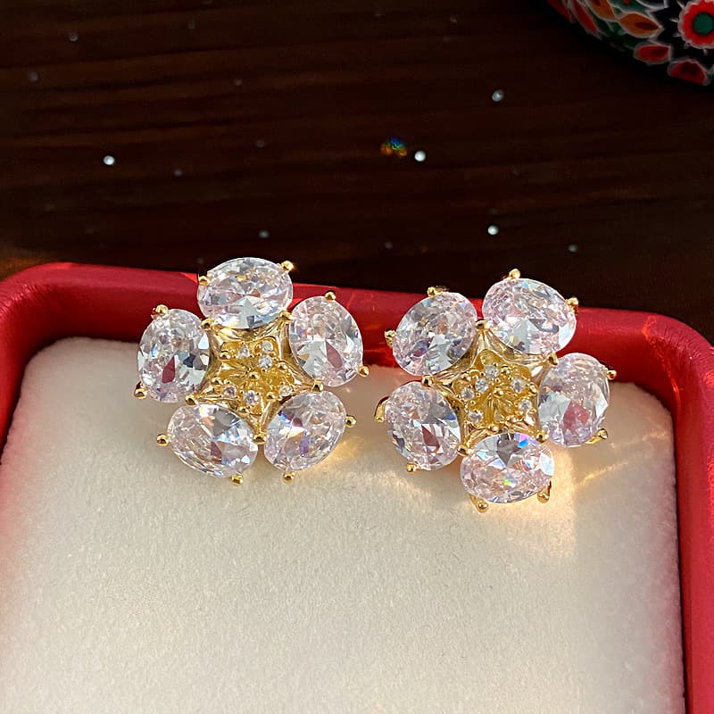 結婚式 アクセサリー 上品な花びらきらめきピアス