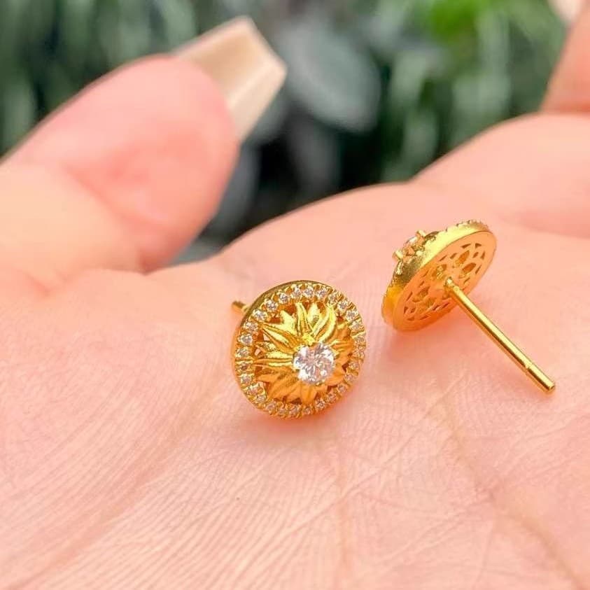 結婚式 アクセサリー 優美な花芯輝きピアス