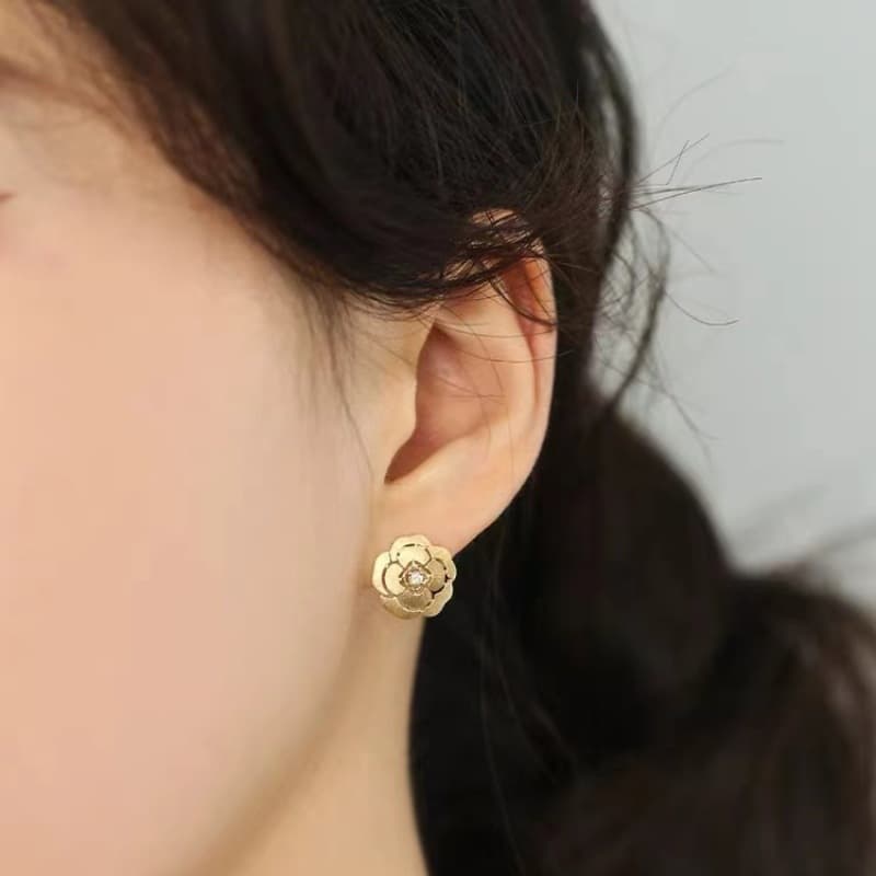 結婚式 アクセサリー 華やぎ咲花 上品ピアス