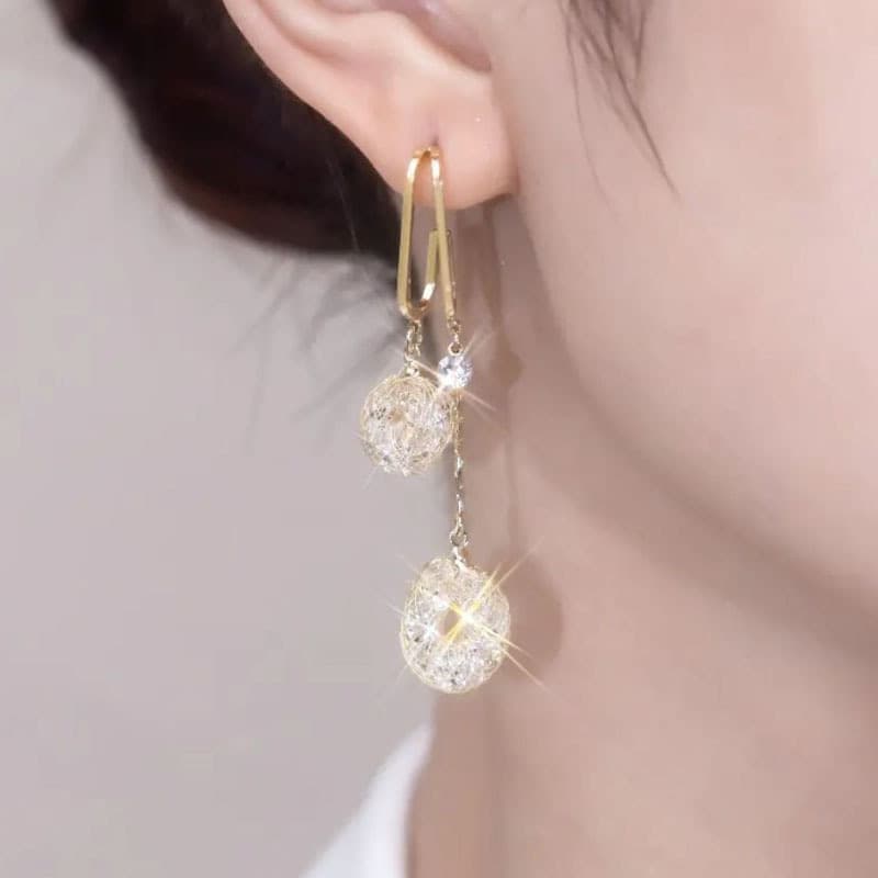結婚式 アクセサリー 透かし模様の二連球ゆれピアス