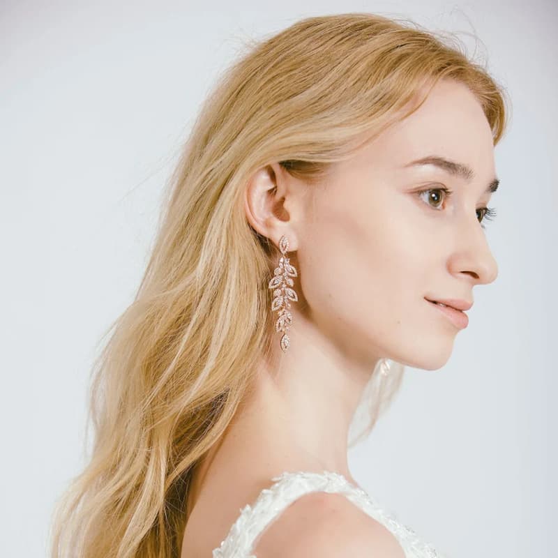 結婚式 アクセサリー 葉かげ煌めき ウェディングピアス