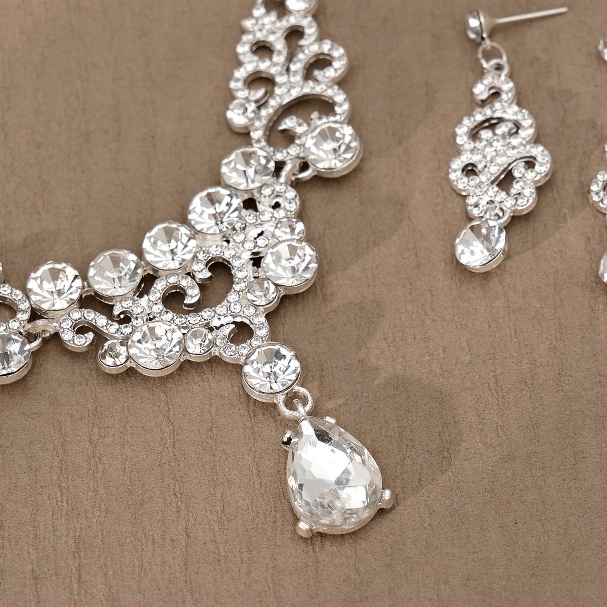 結婚式 アクセサリー 上品な花結晶ネックレス&イヤリングセット