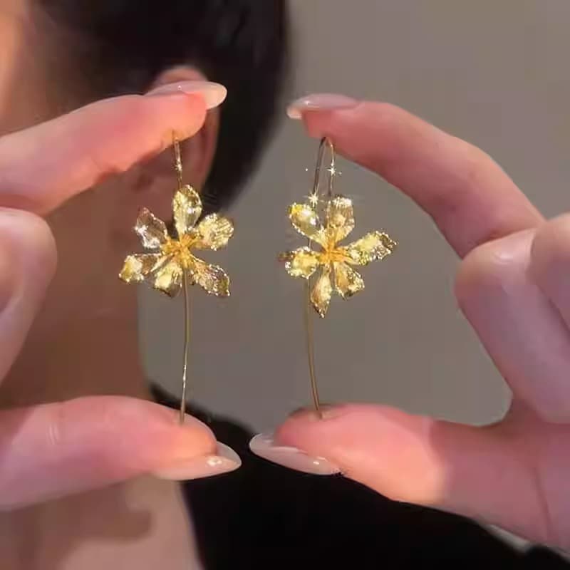 結婚式 アクセサリー 透明感あふれる花びらのドロップピアス