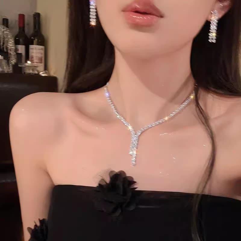 結婚式 アクセサリー 優美なクリスタルライン ドレープネックレス