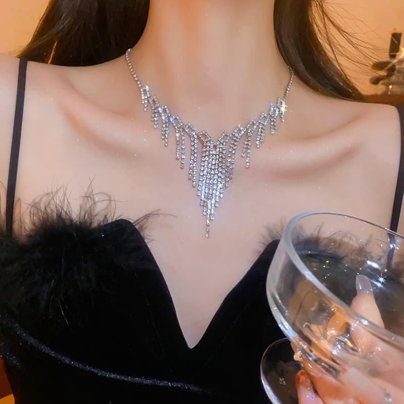 結婚式 アクセサリー きらめく雫のレイヤードネックレス