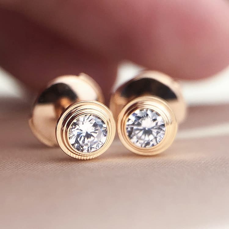 結婚式 アクセサリー 凛と輝く一粒ピアス