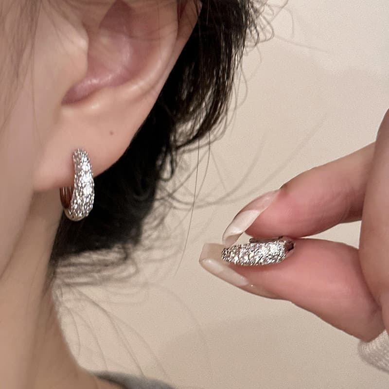 結婚式 アクセサリー フルパヴェクリスタル輝きフープピアス