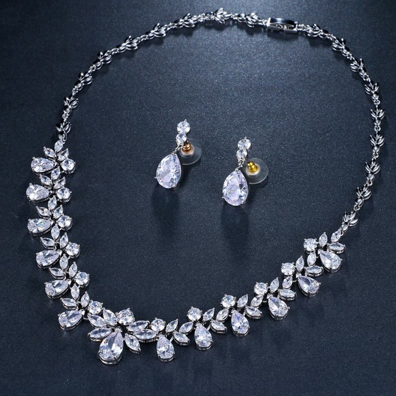 結婚式 アクセサリー 優美な結晶のように煌めく ネックレス&イヤリングセット