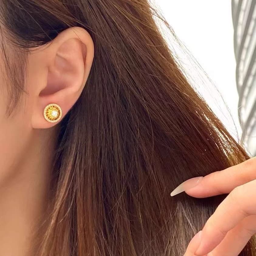 結婚式 アクセサリー 優美な花芯輝きピアス