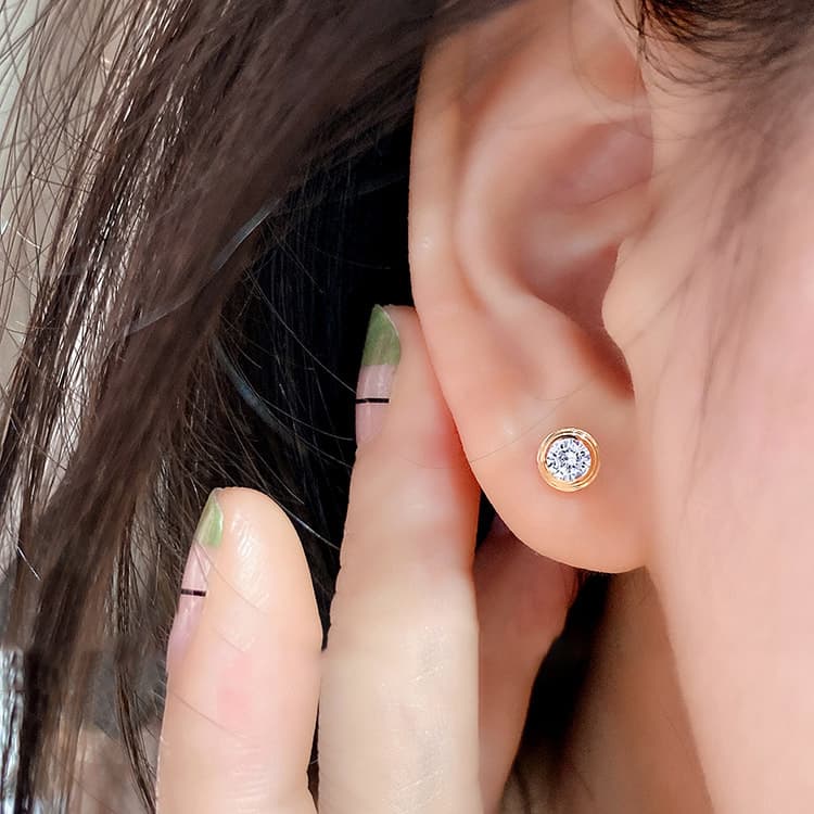結婚式 アクセサリー 凛と輝く一粒ピアス