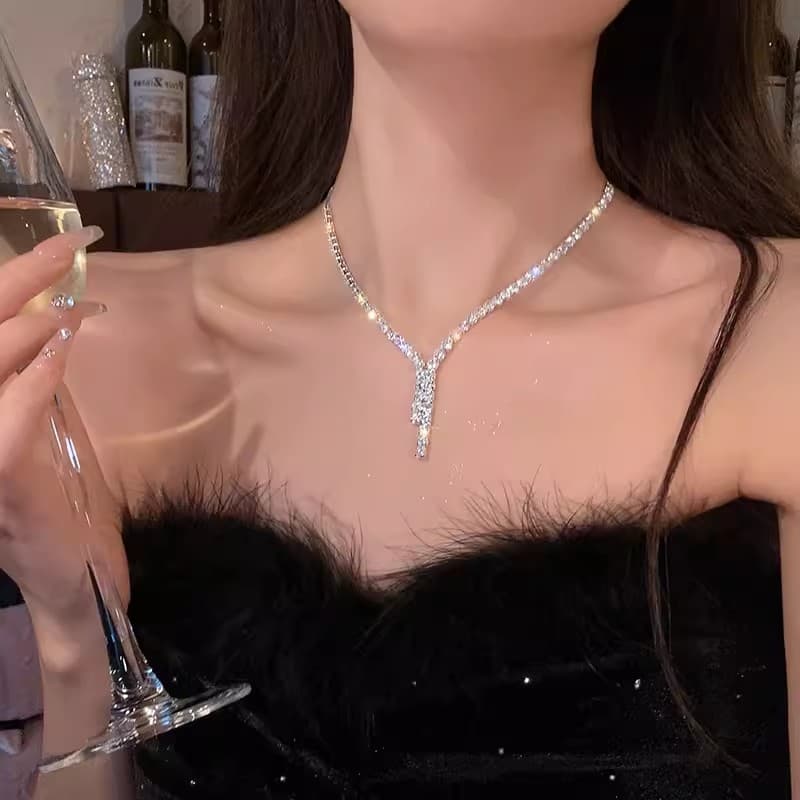 結婚式 アクセサリー 優美なクリスタルライン ドレープネックレス