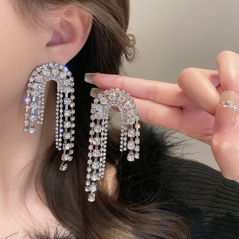 結婚式 アクセサリー 優美なシャンデリアドレープピアス