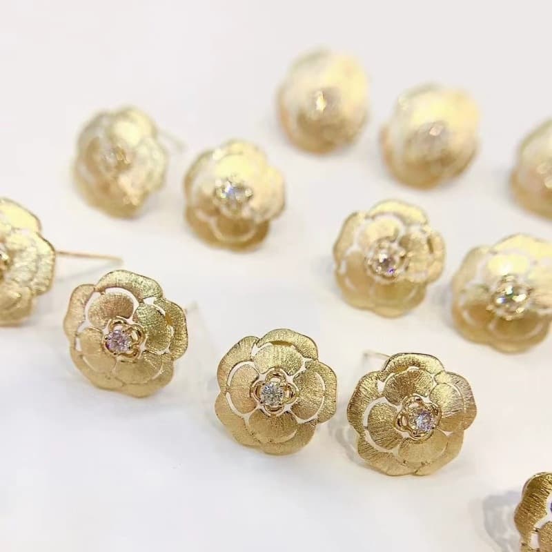 結婚式 アクセサリー 華やぎ咲花 上品ピアス